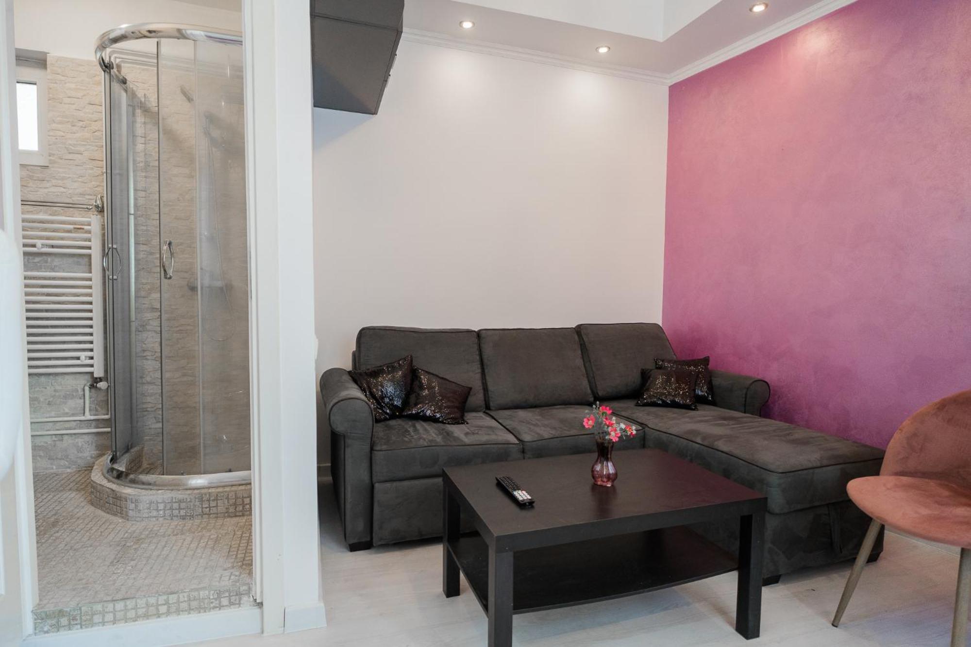Ultra Central White & Lila Studio Bukares Bagian luar foto