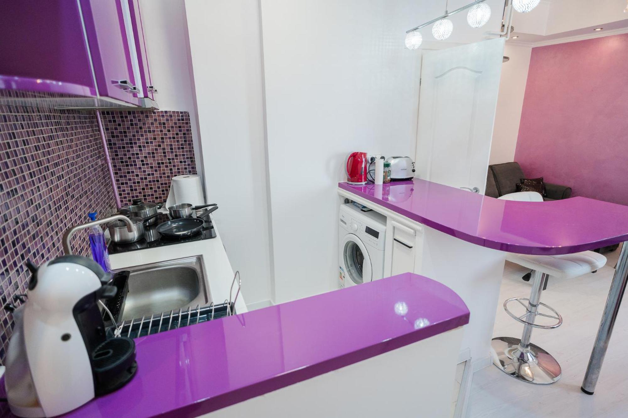 Ultra Central White & Lila Studio Bukares Bagian luar foto