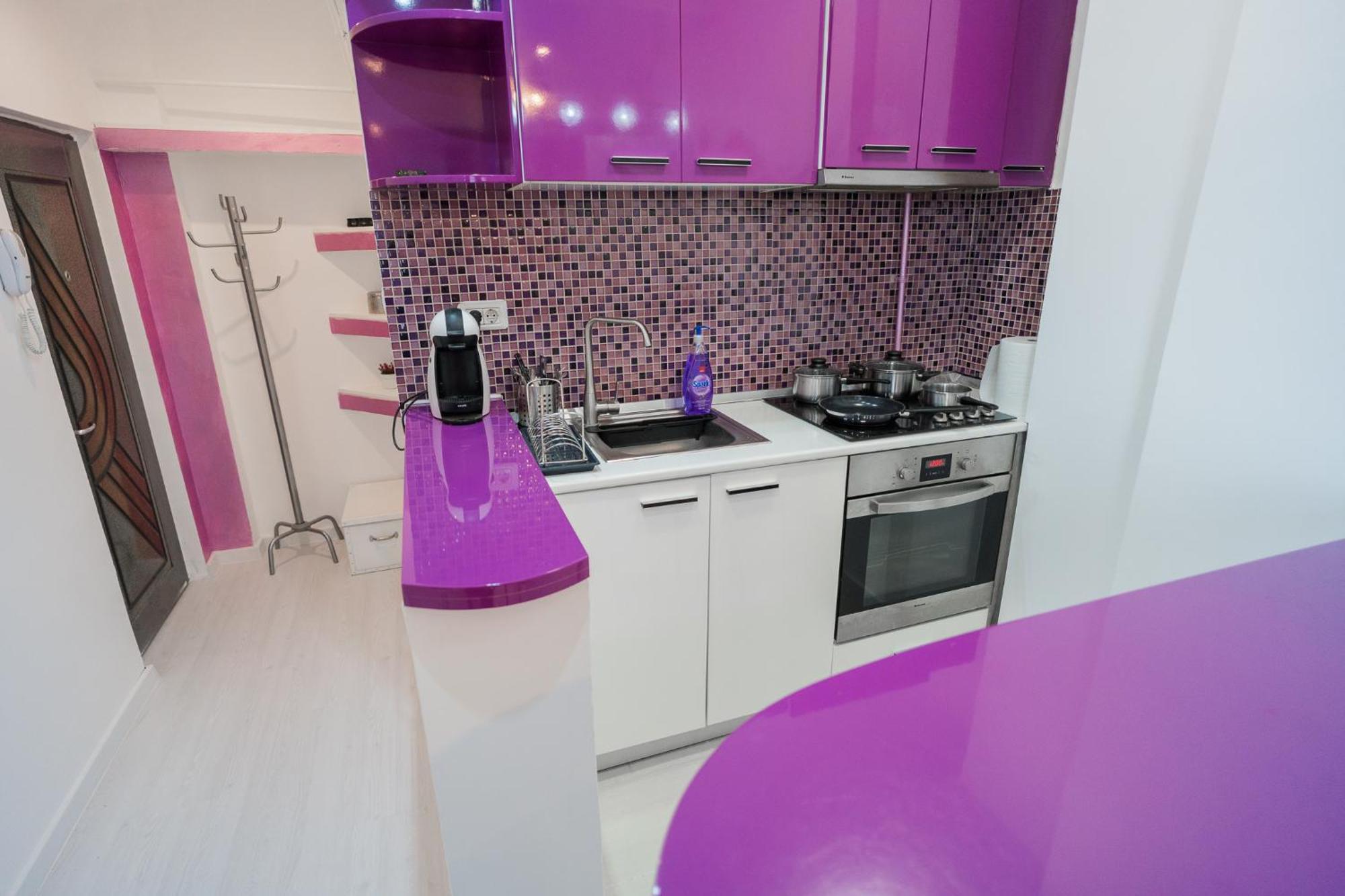 Ultra Central White & Lila Studio Bukares Bagian luar foto
